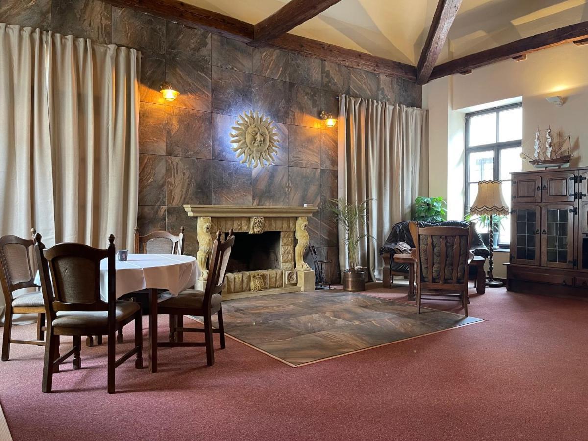 Hotel Veveří Veverska Bityska Buitenkant foto