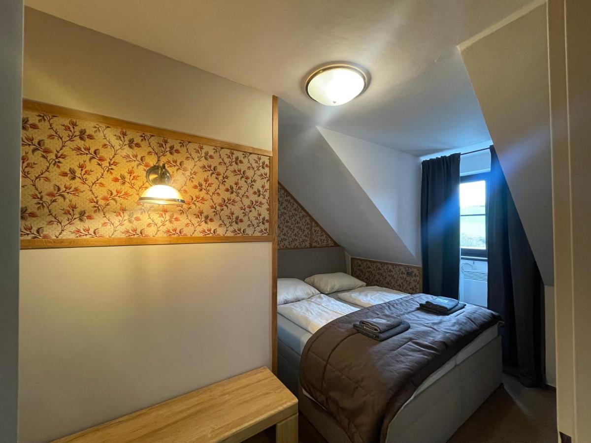Hotel Veveří Veverska Bityska Buitenkant foto