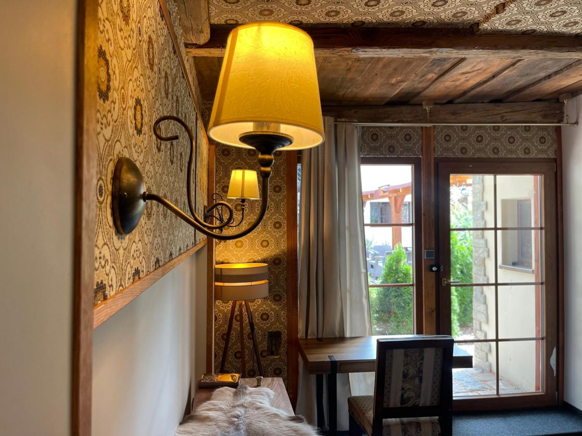 Hotel Veveří Veverska Bityska Buitenkant foto