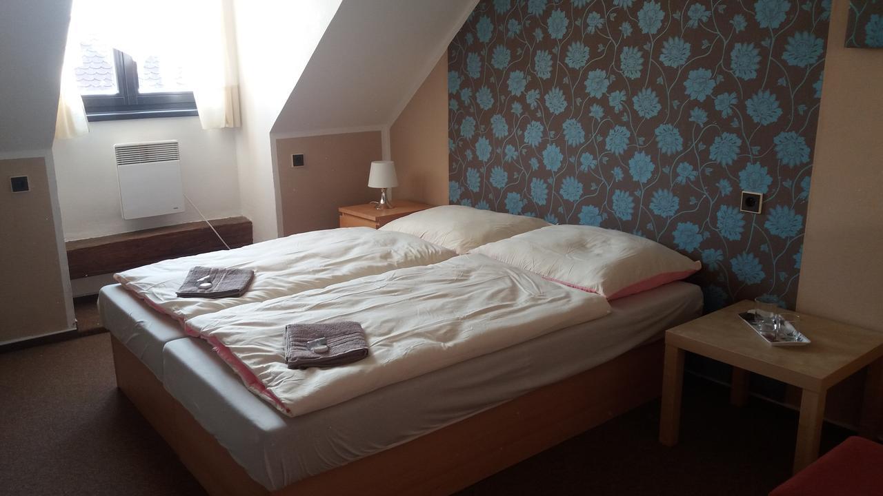Hotel Veveří Veverska Bityska Buitenkant foto