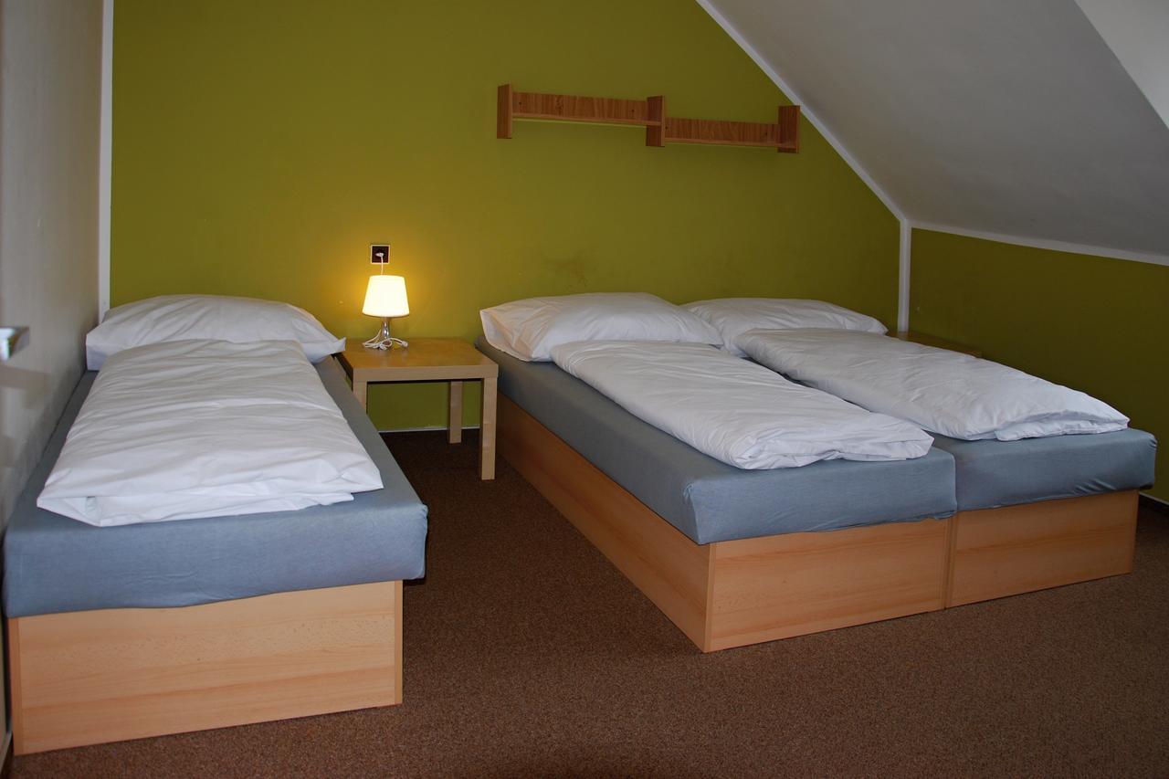 Hotel Veveří Veverska Bityska Buitenkant foto